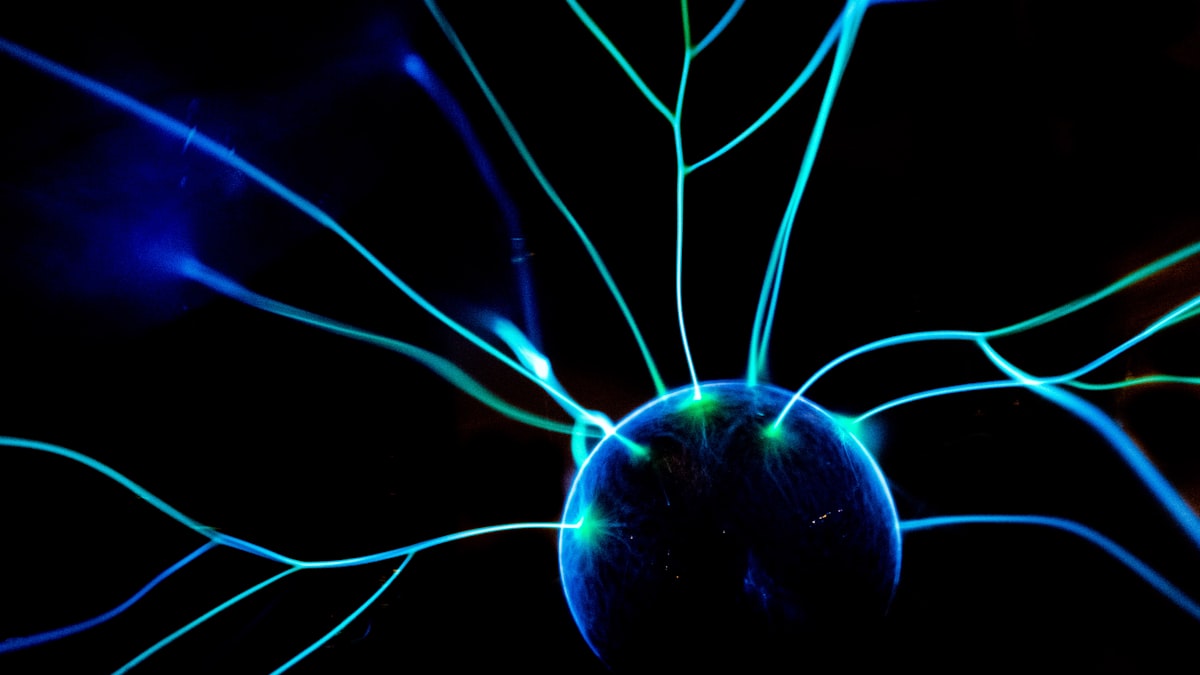 PIAST-Q: pierwszy kwantowy komputer EuroHPC ruszył w Poznaniu. Polska wchodzi do gry o przyszłość obliczeń